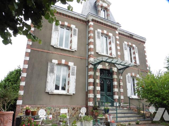 Maison 7 pièces 155 m² · à Vallons-de-l'Erdre · 155 m² · 175 000 €