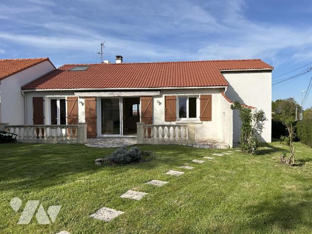 Maison 5 pièces 85 m² · à Montagne · 85 m² · 255 000 €