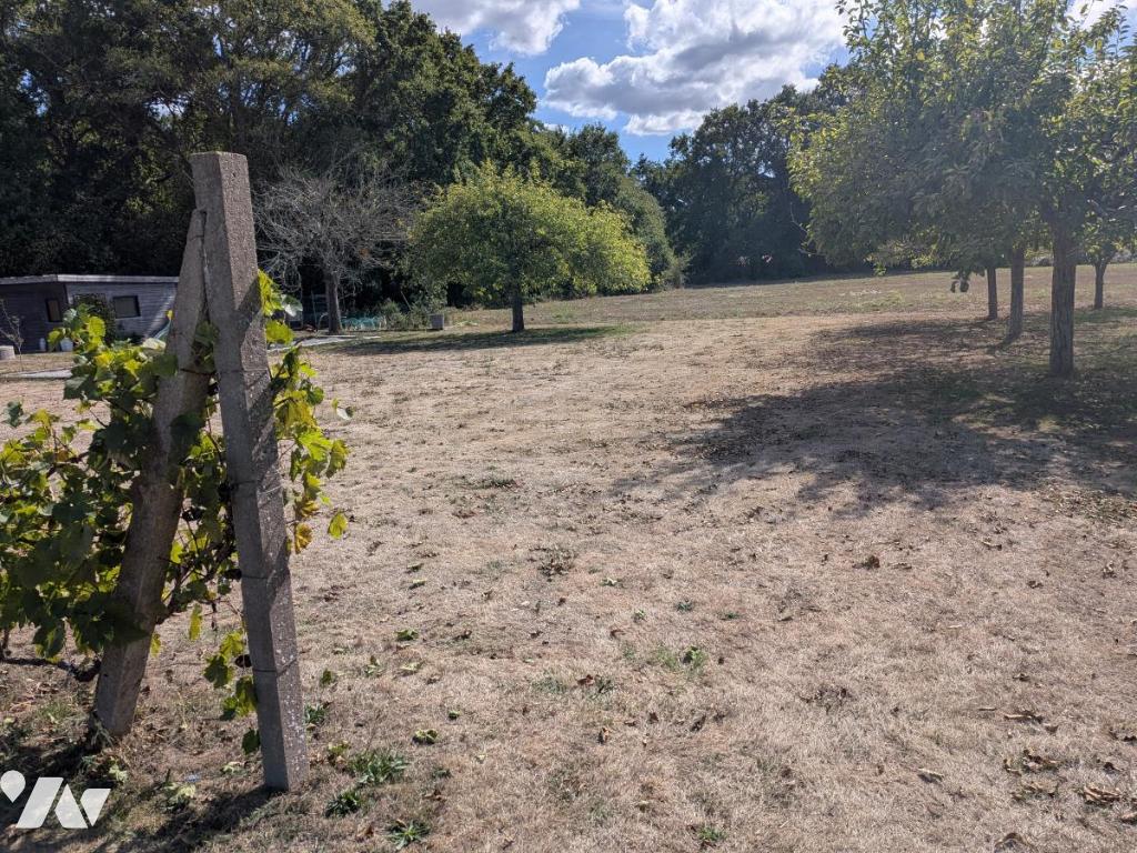 Terrain 1050 m² · à Crossac · 1 050 m² · 85 000 €