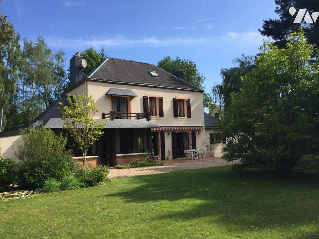 Maison 7 pièces 144 m² · à Saint-Gildas-des-Bois · 144,4 m² · 250 000 €