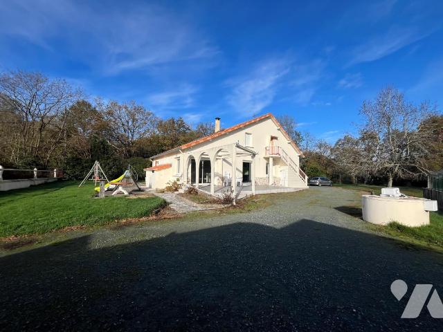Maison 9 pièces 200 m² · à Couëron · 200 m² · 455 000 €