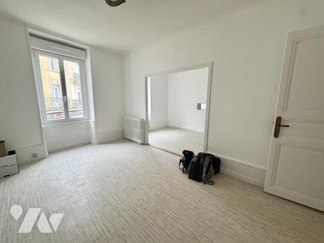 Immeuble 157 m² · à Savenay · 156,7 m² · 285 000 €