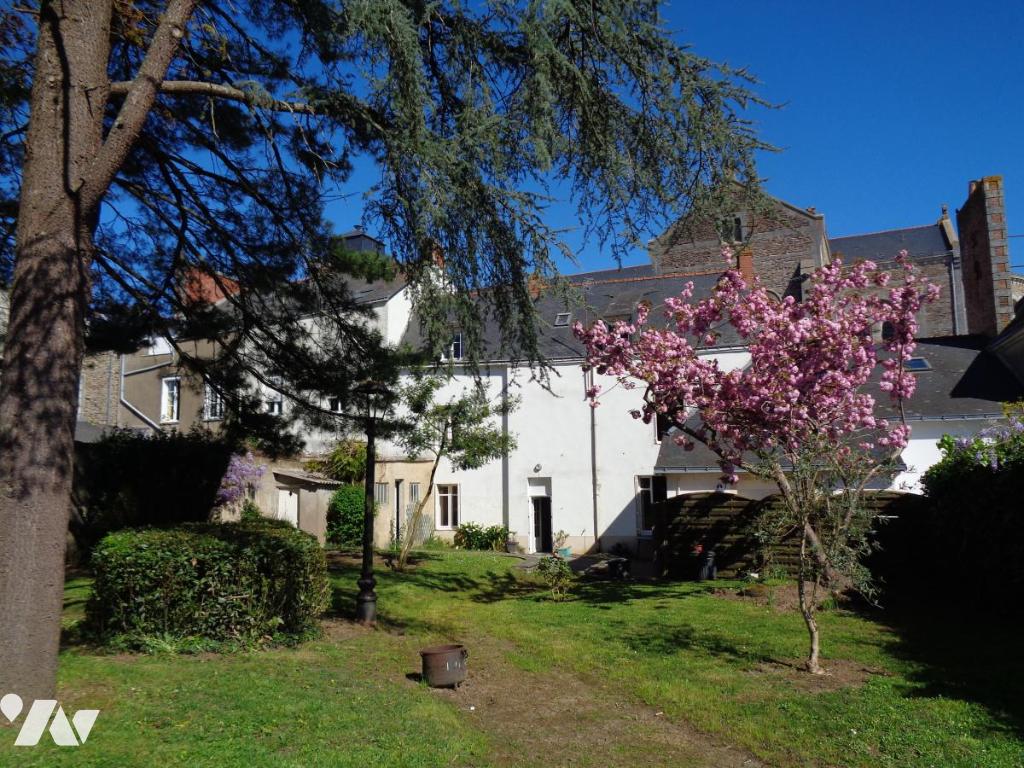 Maison 9 pièces 197 m² · à Campbon · 197 m² · 250 000 €