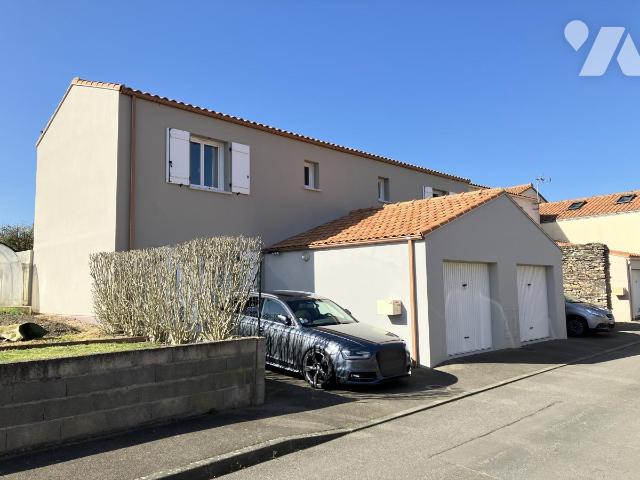 Maison 8 pièces 126 m² · à Saint-Hilaire-de-Chaléons · 126 m² · 380 000 €