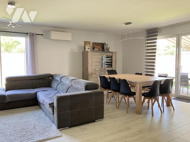 Maison 6 pièces 96 m² · à Sainte-Pazanne · 96 m² · 300 000 €