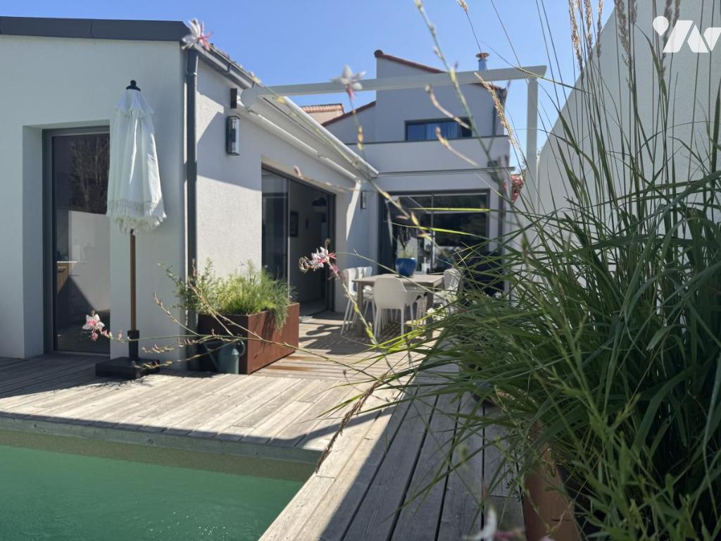 Maison 6 pièces 187 m² · à Sables-d'Olonne · 187 m² · 922 330 €