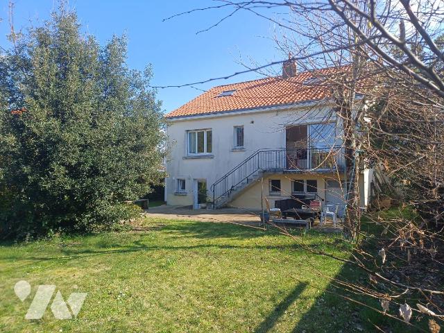 Maison 7 pièces 179 m² · à Rezé · 179,5 m² · 385 000 €