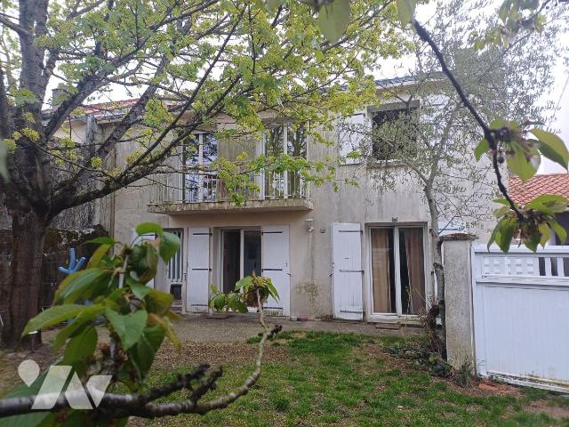 Maison 6 pièces 135 m² · à Rezé · 134,7 m² · 294 981 €