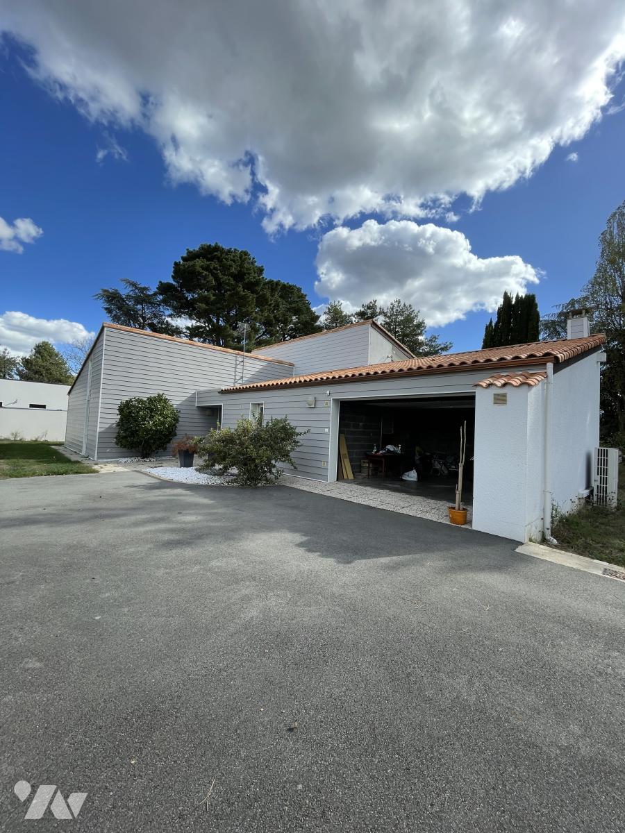 Maison 6 pièces 213 m² · à Bouguenais · 213 m² · 1 500 €/mois