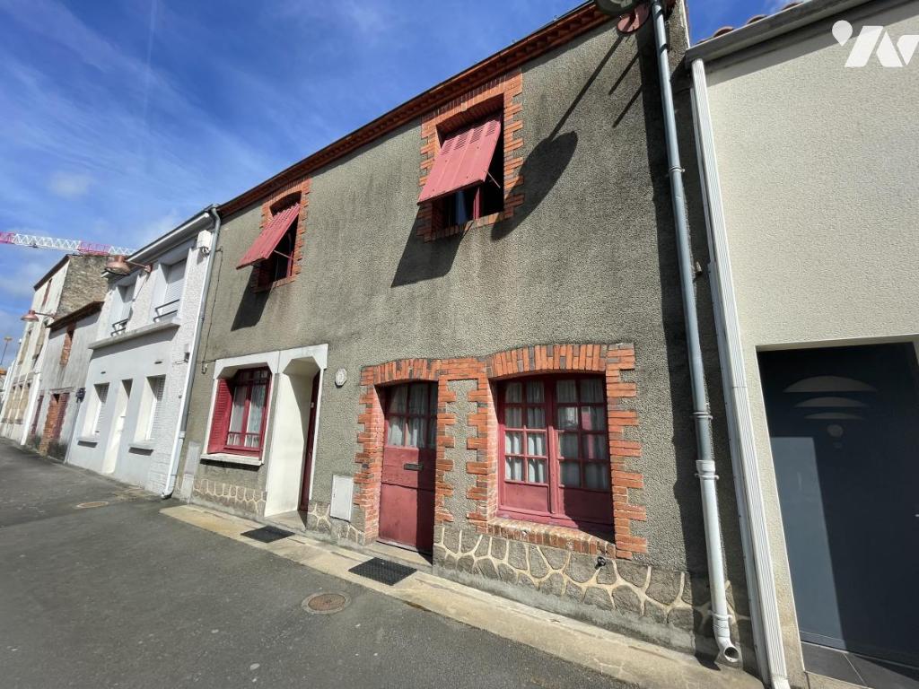 Maison 8 pièces 99 m² · à Montbert · 98,8 m² · 150 000 €