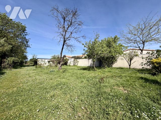 Terrain 655 m² · à Couëron · 655 m² · 180 000 €