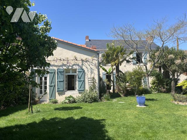 Maison 7 pièces 177 m² · à Pont-Saint-Martin · 176,8 m² · 383 000 €