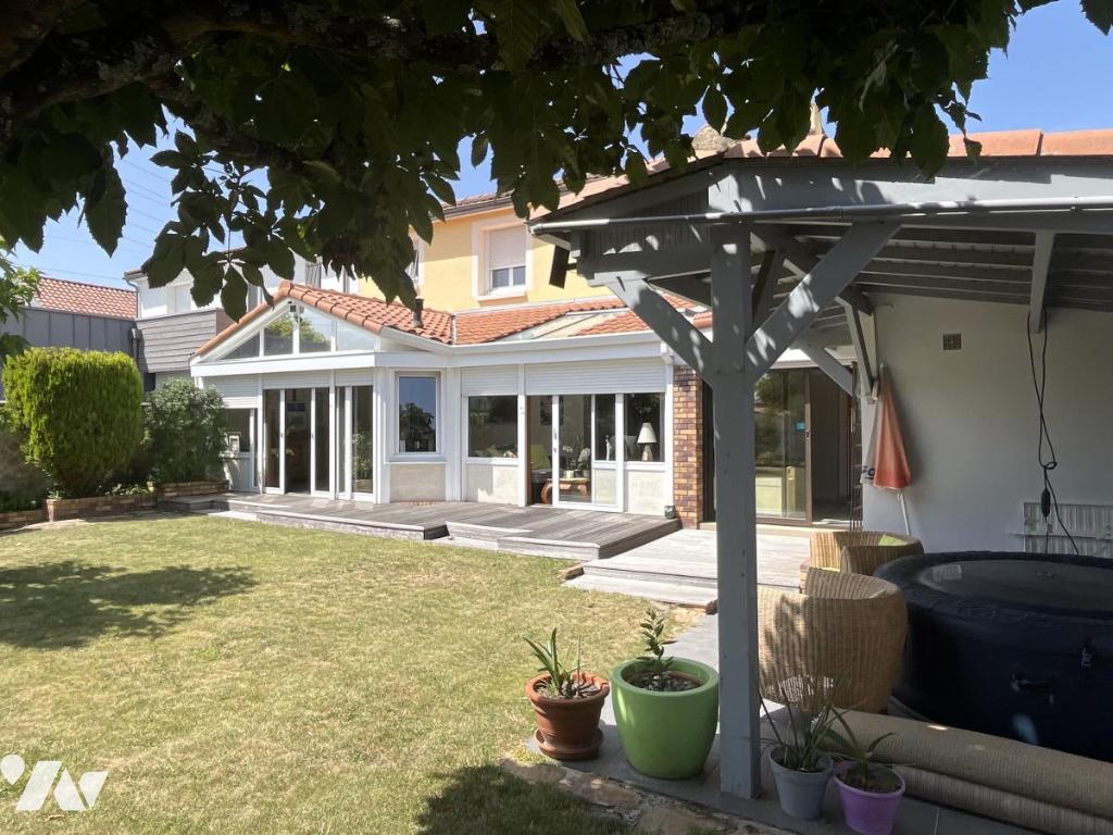 Maison 6 pièces 152 m² · à Rezé · 151,5 m² · 430 000 €