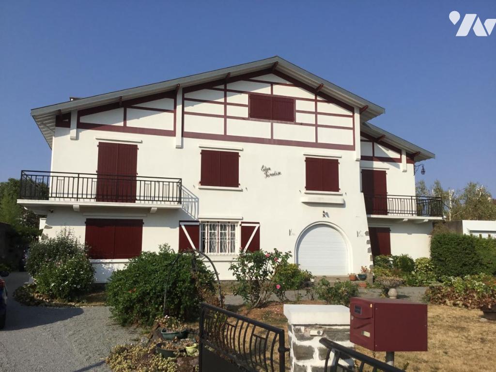 Maison 6 pièces 250 m² · à Rezé · 250 m² · 550 000 €