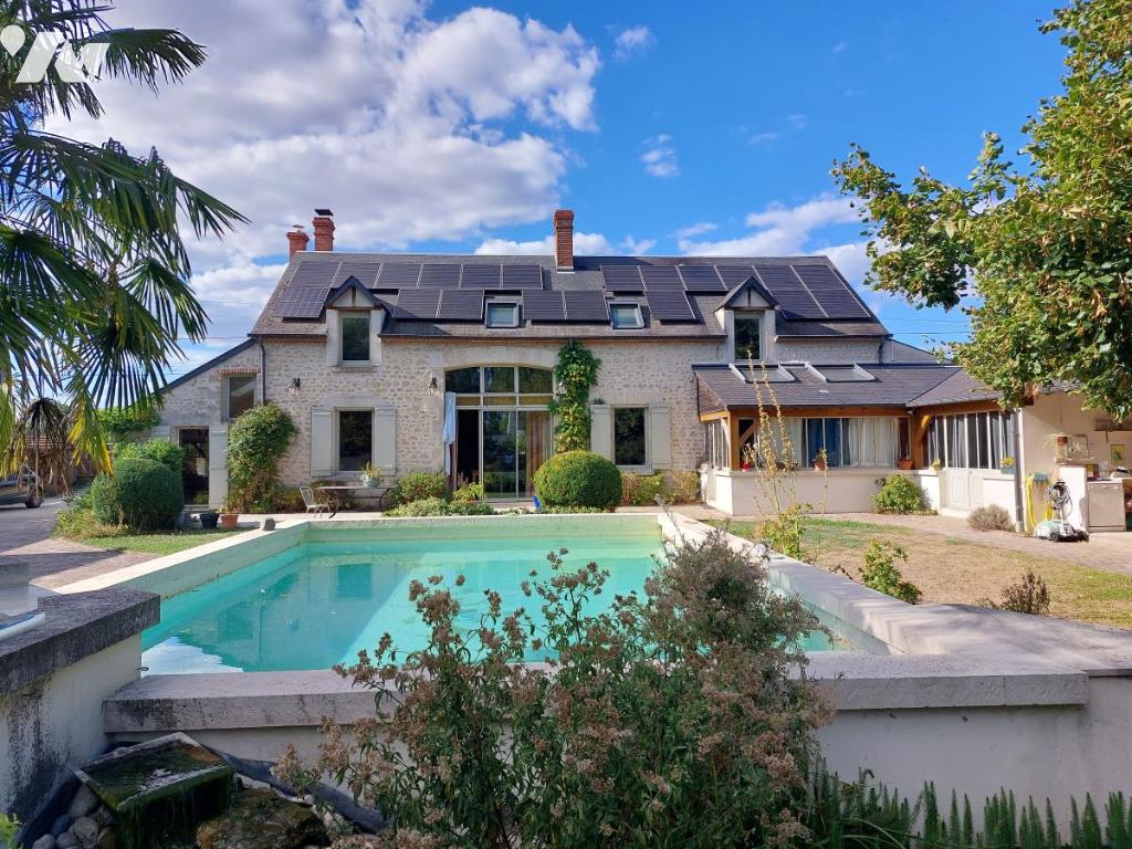 Maison 6 pièces 204 m² · à Fay-aux-Loges · 204 m² · 525 000 €