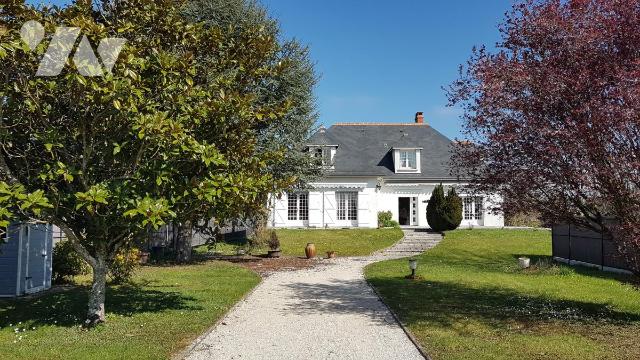 Vente - Maison / villa - ST DENIS DE L HOTEL - 205,39 m² - 7 pièces - 45021-2529