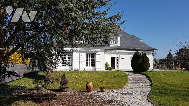 Vente - Maison / villa - ST DENIS DE L HOTEL - 205,39 m² - 7 pièces - 45021-2529