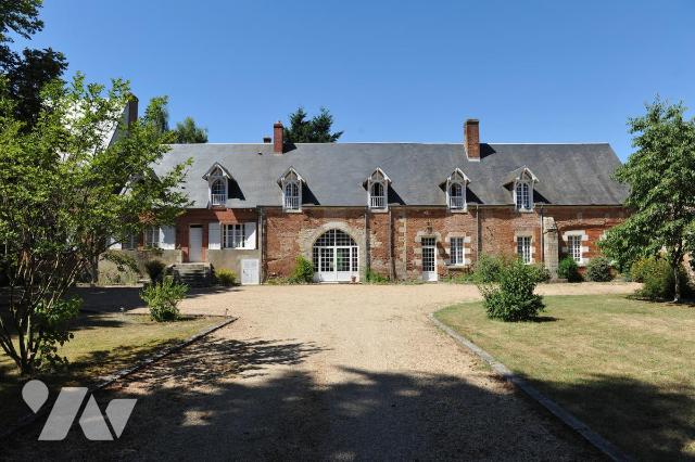 Maison 476 m² · à Vitry-aux-Loges · 476 m² · 620 000 €