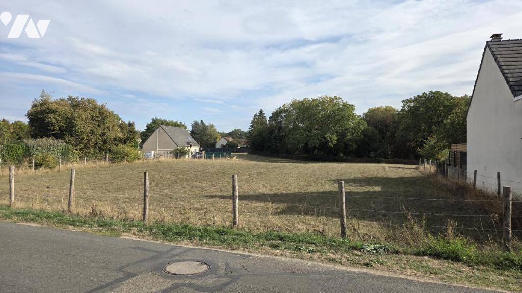 Terrain 740 m² · à Fay-aux-Loges · 740 m² · 70 000 €