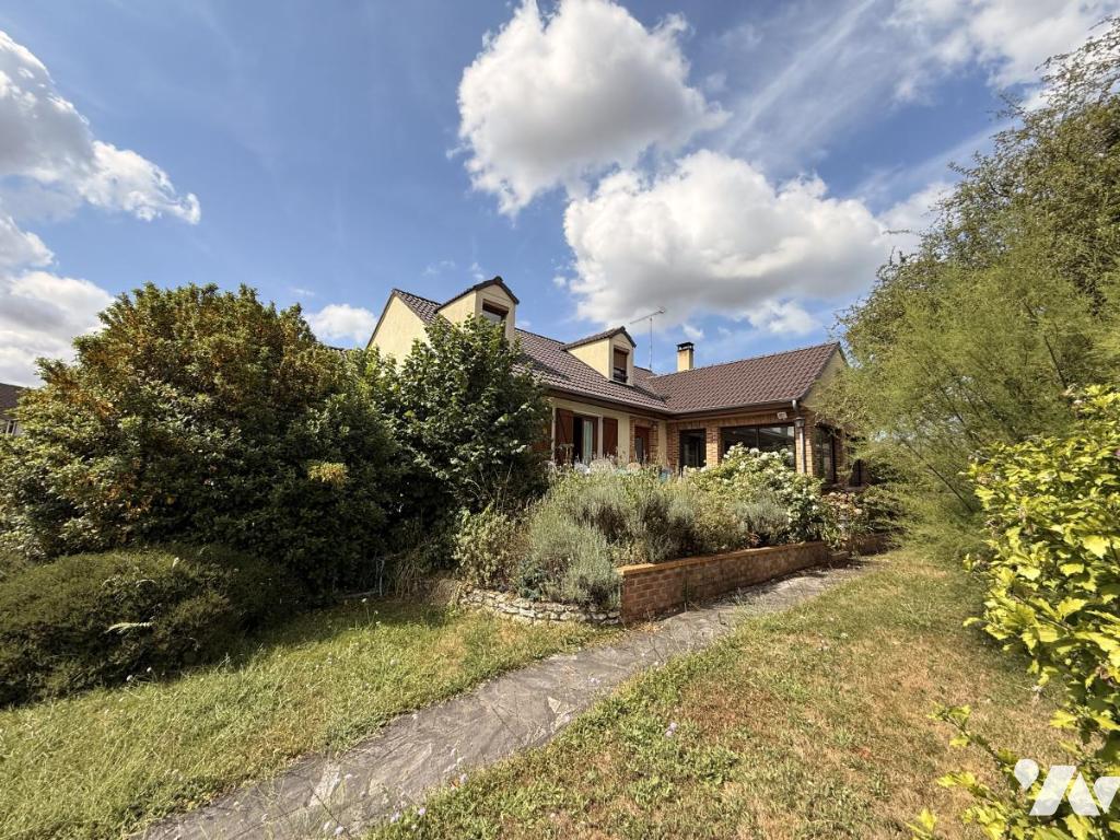Maison 7 pièces 162 m² · à La Chapelle-Saint-Sépulcre · 162 m² · 141 000 €