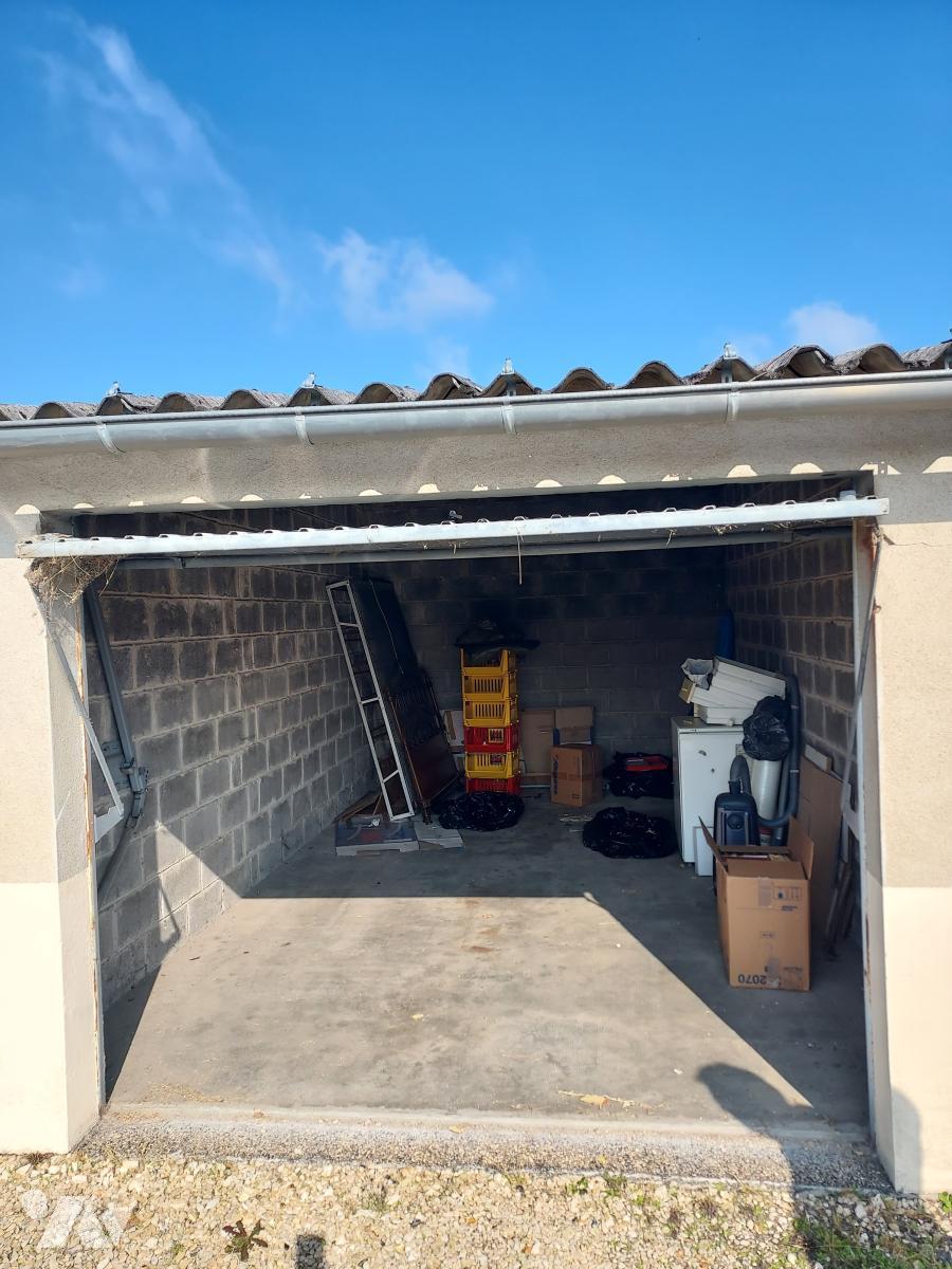 Parking Montargis · 18 900 €