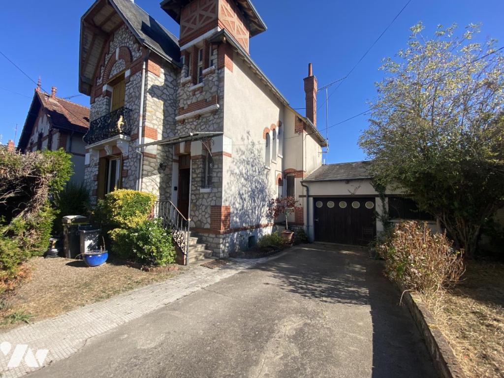 Maison 6 pièces 104 m² · à Bellegarde · 104 m² · 100 000 €