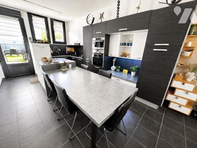 Maison 8 pièces 203 m² · à Cahors · 203 m² · 353 600 €