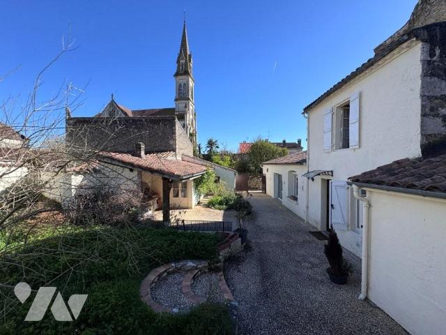Maison 12 pièces 225 m² · à Nérac · 225 m² · 240 000 €
