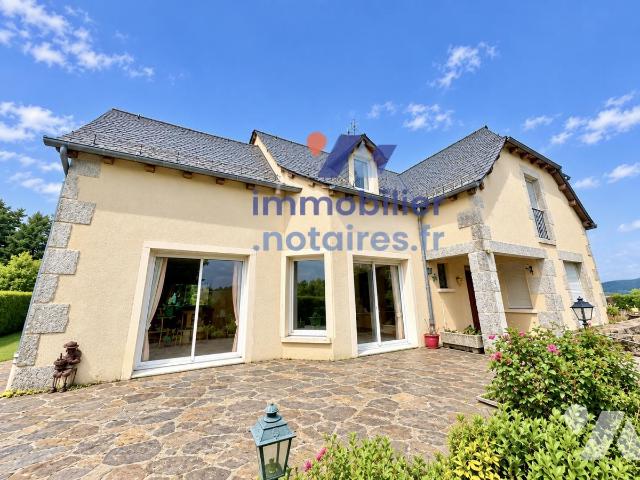 Maison 180 m² · à Saint-Chély-d'Apcher · 180 m² · 369 000 €