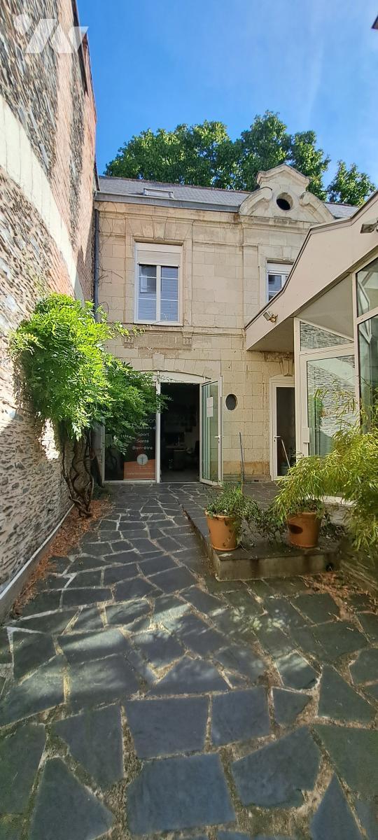 Immeuble 2 pièces 358 m² · à Angers · 358 m² · 1 200 000 €