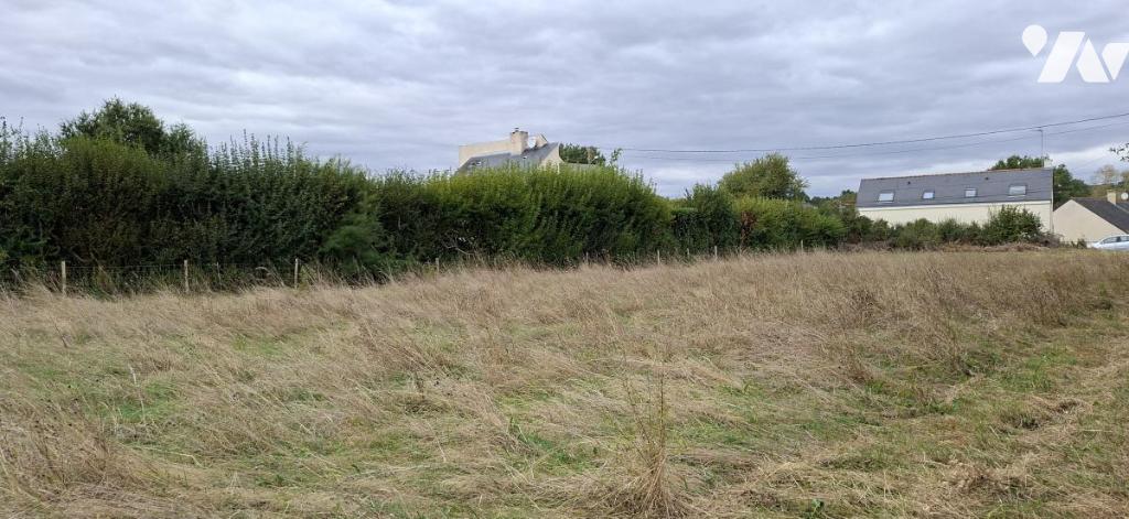 Terrain 866 m² · à Feneu · 866 m² · 98 000 €
