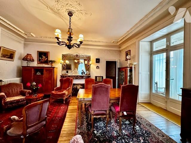 Maison 11 pièces 290 m² · à Angers · 290 m² · 1 400 000 €