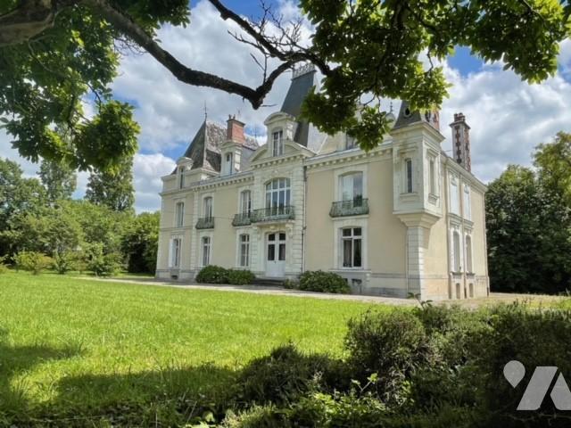 Maison 14 pièces 585 m² · à Angers · 585 m² · 820 000 €