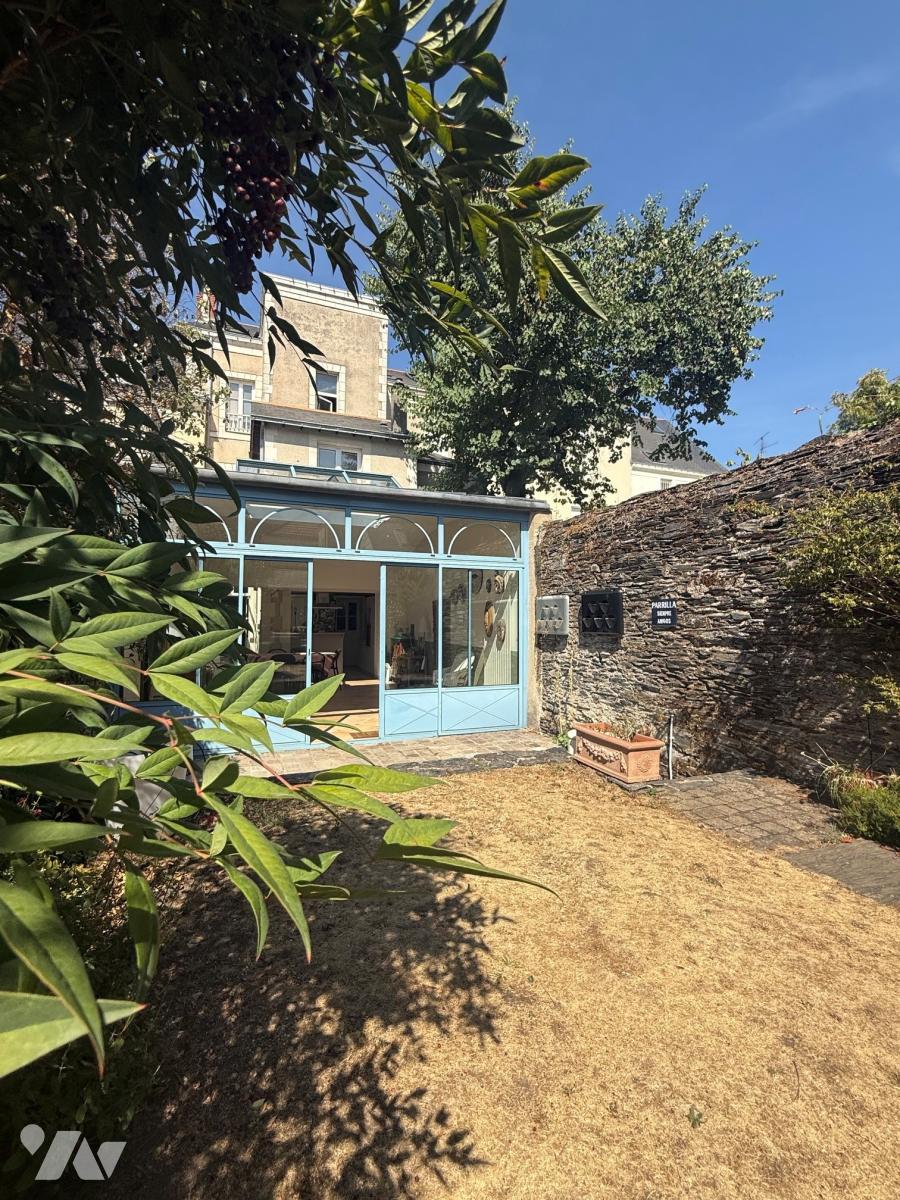 Maison 10 pièces 221 m² · à Angers · 221 m² · 745 000 €