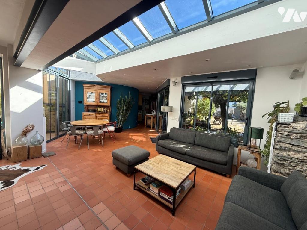 Maison 6 pièces 147 m² · à Mûrs-Erigné · 147 m² · 430 000 €