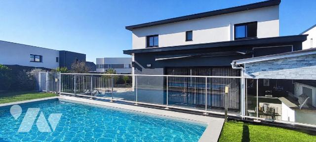 Maison 5 pièces 140 m² · à Montreuil-Juigné · 140 m² · 437 000 €