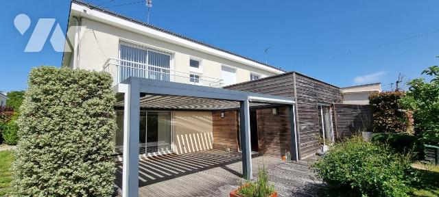 Maison 8 pièces 182 m² · à Ponts-de-Cé · 182 m² · 375 000 €
