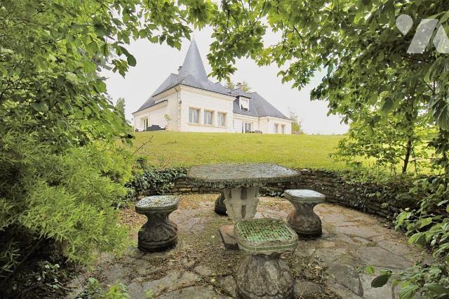 Maison 11 pièces 282 m² · à Loire-Authion · 282 m² · 611 220 €