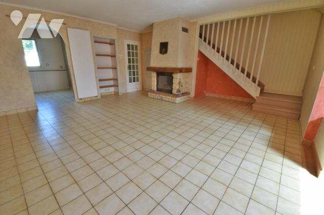 Maison 7 pièces 121 m² · à Cholet · 120,6 m² · 150 000 €