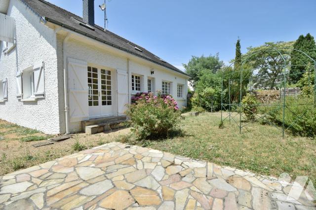 Maison 8 pièces 230 m² · à Vallons-de-l'Erdre · 229,5 m² · 240 000 €