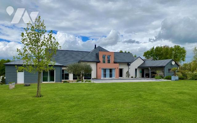 Maison 224m² — Cheffes