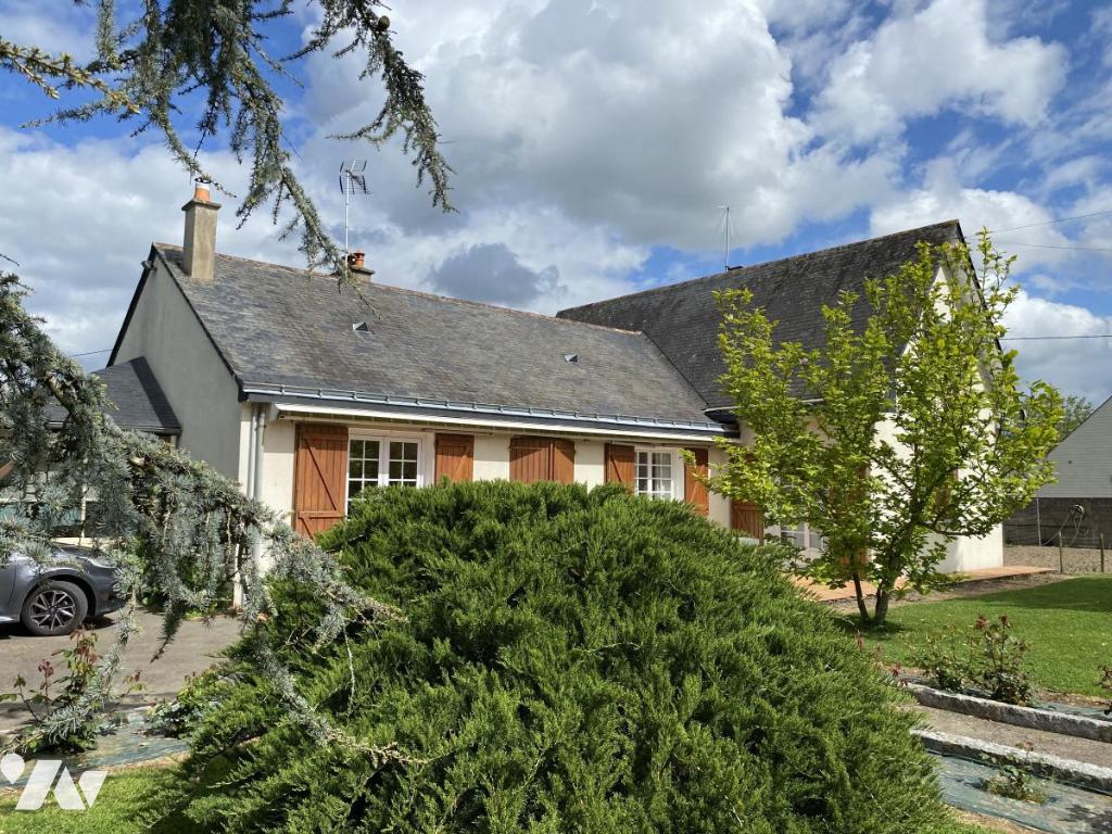 Maison 7 pièces 141 m² · à Étriché · 141 m² · 255 000 €