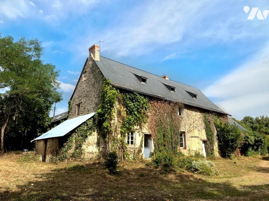 Maison 7 pièces 212 m² · à Miré · 212,3 m² · 160 000 €