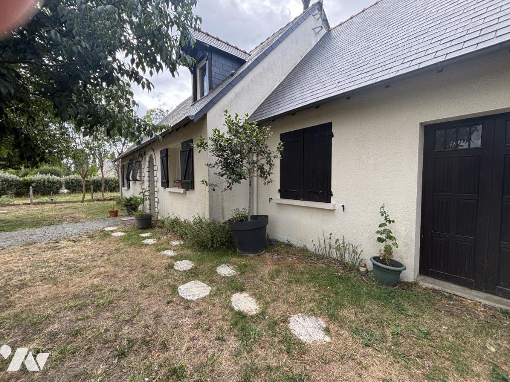 VENTE maison-BEAUFORT EN VALLEE (49)