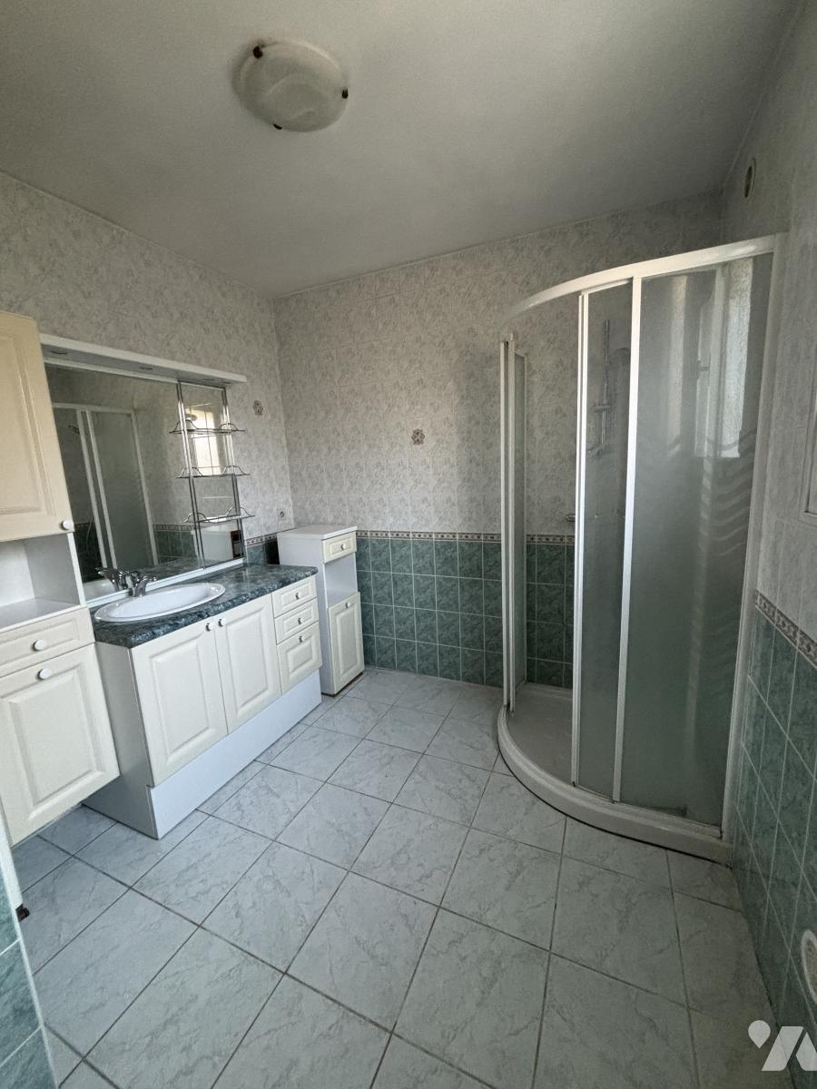 VENTE maison-BEAUFORT EN VALLEE (49)