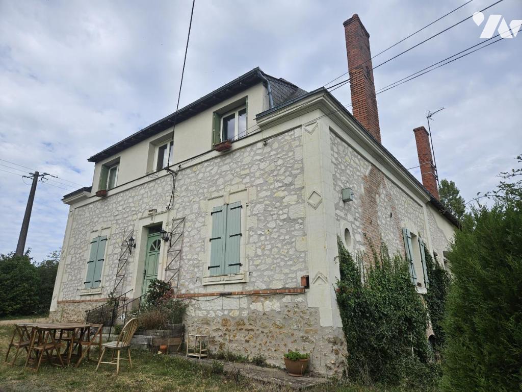 Maison 11 pièces 250 m² · à Mouliherne · 250 m² · 310 000 €