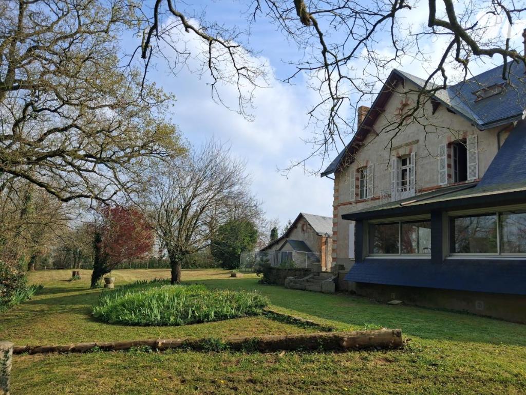 Maison 9 pièces 250 m² · à Montrevault-sur-Èvre · 250 m² · 340 000 €
