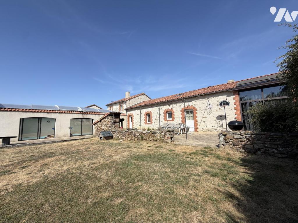 Maison 8 pièces 192 m² · à Cholet · 192 m² · 400 000 €