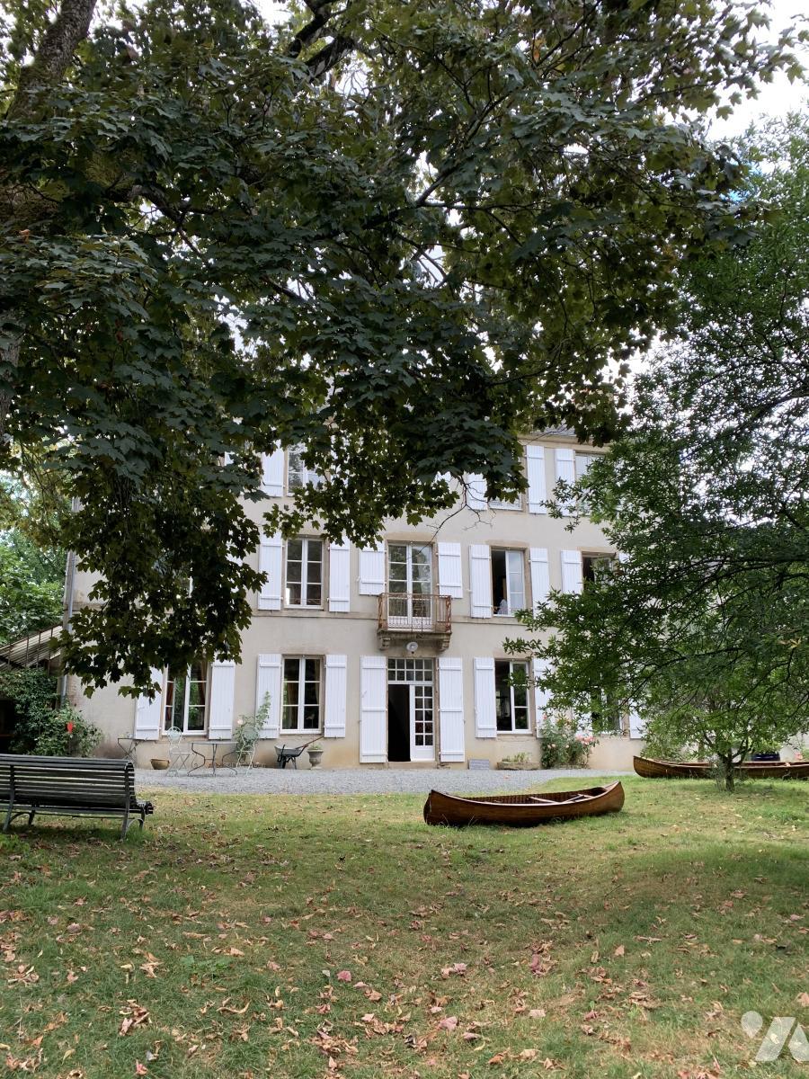 Maison 14 pièces 390 m² · à Cholet · 390 m² · 870 000 €