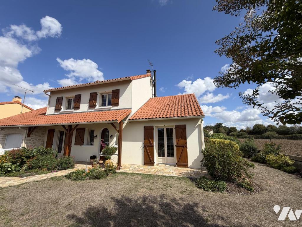 Maison 8 pièces 142 m² · à Coron · 142 m² · 220 000 €
